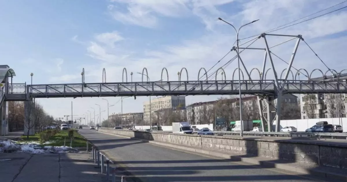  Мужчина погиб после падения с моста на Аль-Фараби в Алматы 