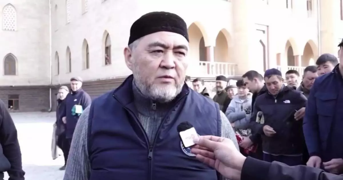  Экс-главу ГКНБ Кыргызстана поймали возле мечети: он попросил прощения у народа 