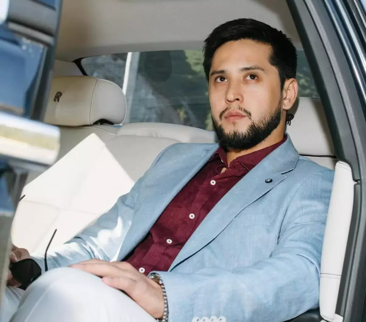 Ранее осужденный за драку казахстанский актер избил девушку