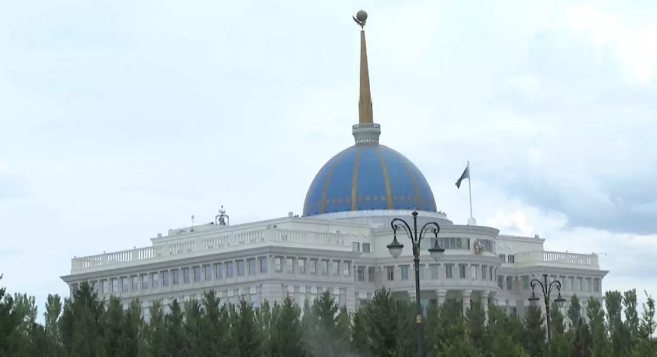 Поздравительные телеграммы поступают в адрес Президента