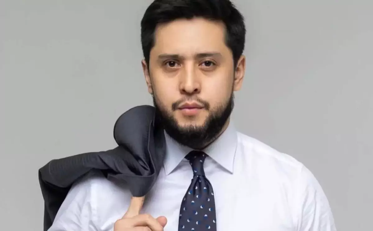 "Әріптесіне қол көтермек болған": Атышулы актер Асқар Жұмабектің басы тағы да дауға қалды (видео)