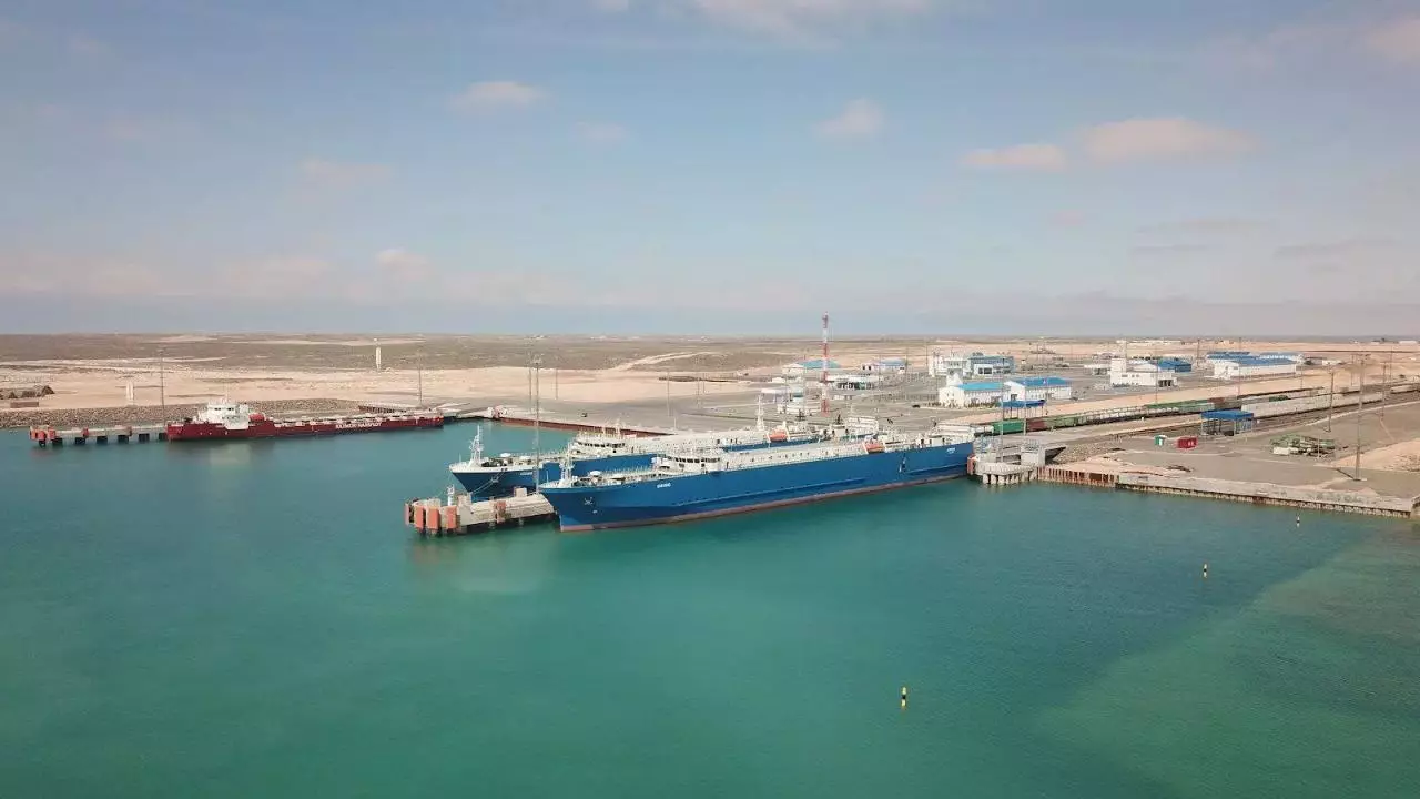 Правительство Казахстана расширило территорию особой экономической зоны «Морпорт Актау».