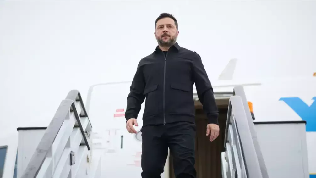 Зеленский: Украина үшжақты келіссөздерді қайта жандандыруға ниетті