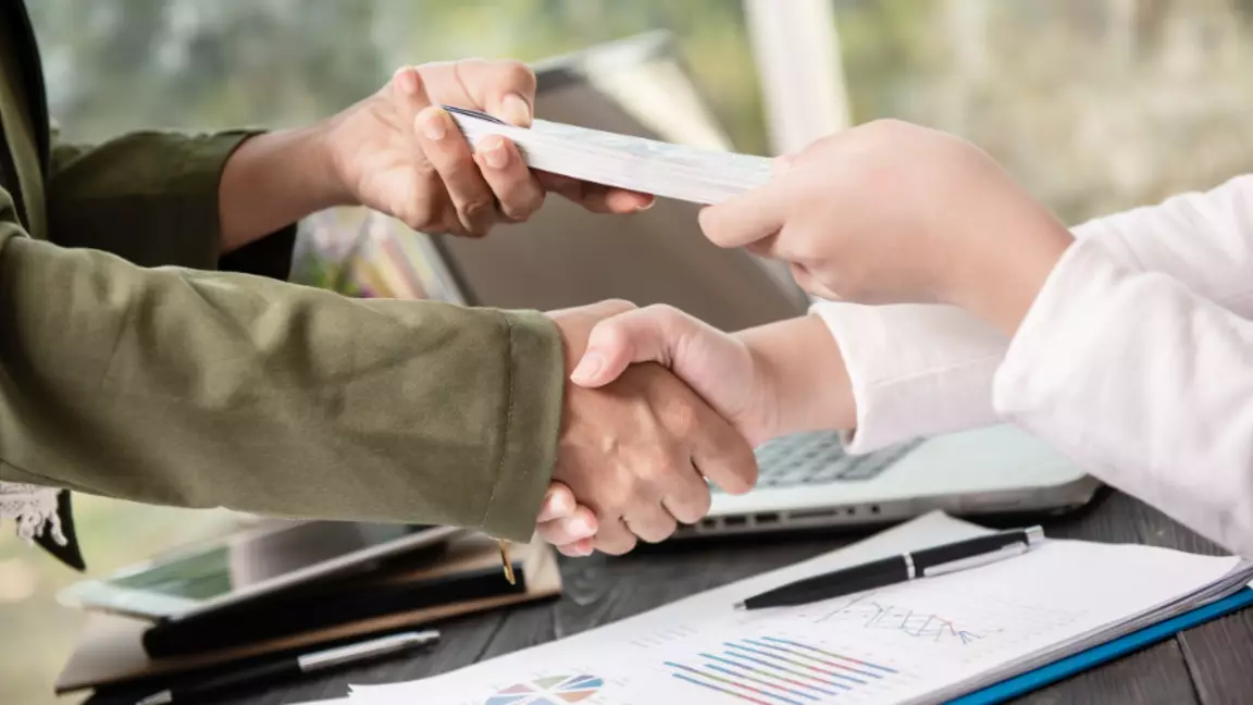 2 млрд теңге залал: мемлекеттік деректер ісі бойынша лауазымды адамдар ұсталды