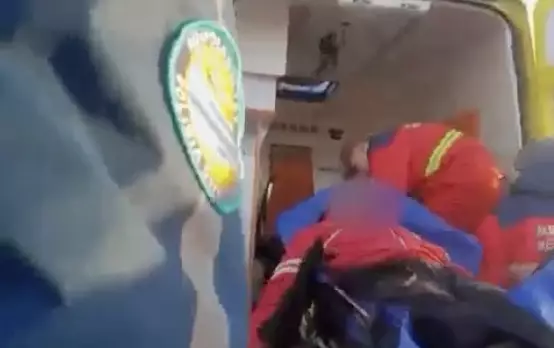 Ақмолада полицейлер уланған жүргізушіні құтқарып қалды