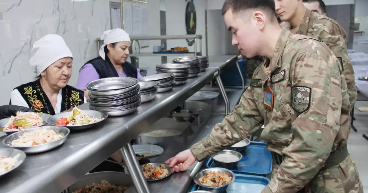  Наурызнама: Ұлттық ұланда 10 тоннаға жуық наурызкөже дайындалды (ВИДЕО) 