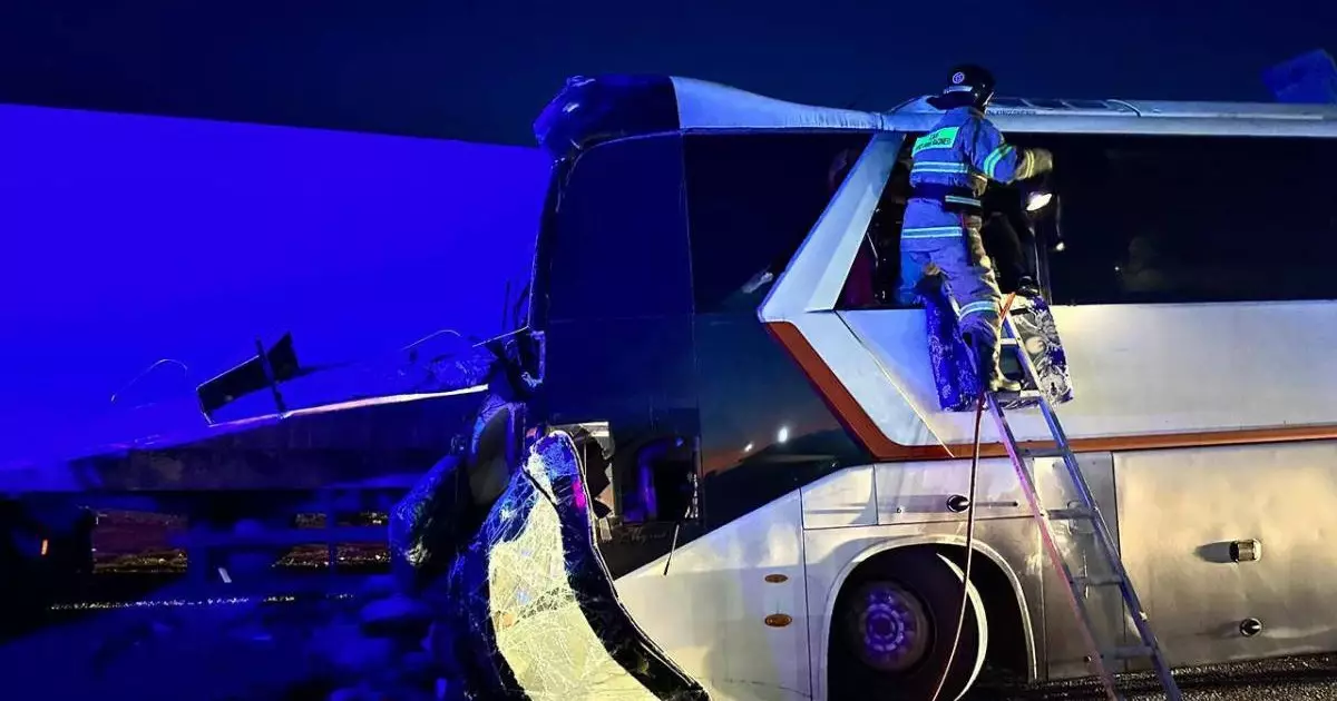  Қарағанды облысында жолаушылар автобусы апатқа ұшырады: қаза тапқандар бар 