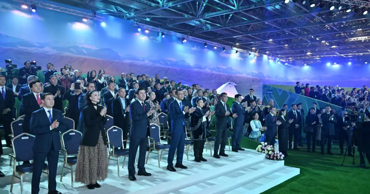   Сенат Төрағасы «Этноауыл» мерекелік көрмесін тамашалады   