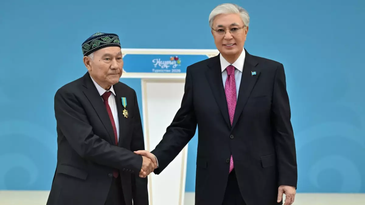 Тоқаев ел дамуына үлес қосқан азаматтарға мемлекеттік наградалар тапсырды