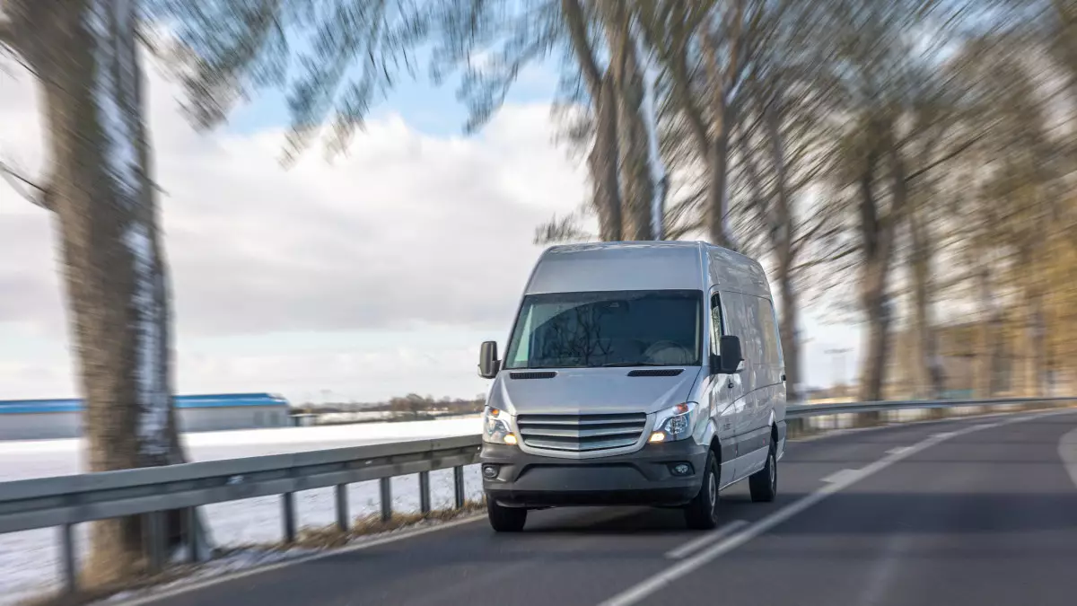 Патрульные спасли водителя от отравления угарным газом на трассе в Акмолинской области