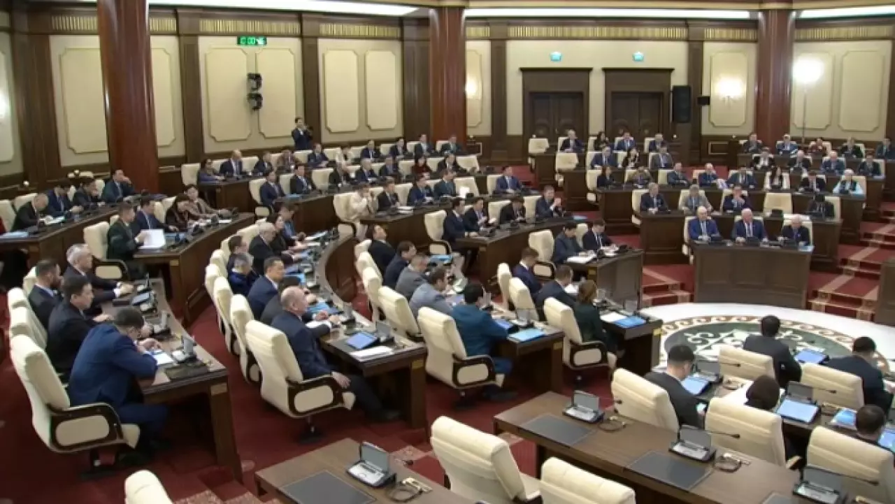 5 новых конституционных законов внесут на рассмотрение Парламента