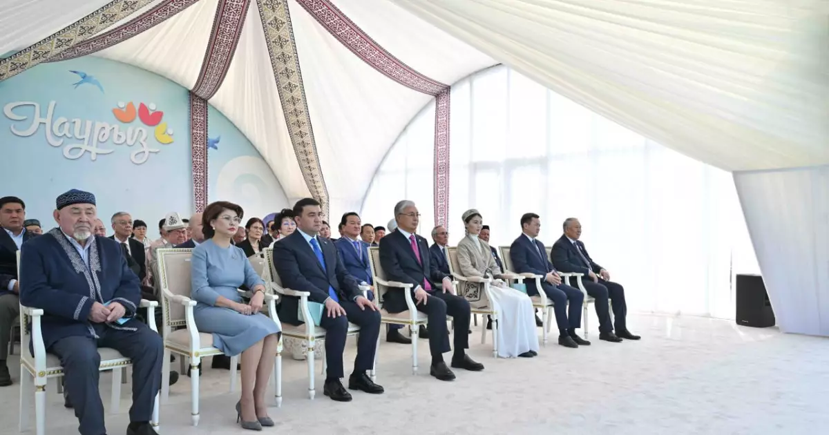  Президент Ұлыстың ұлы күніне арналған концертті тамашалады 