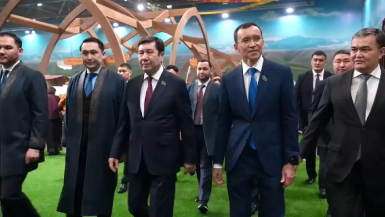 Спикеры палат Парламента побывали в этноауле на территории EXPO