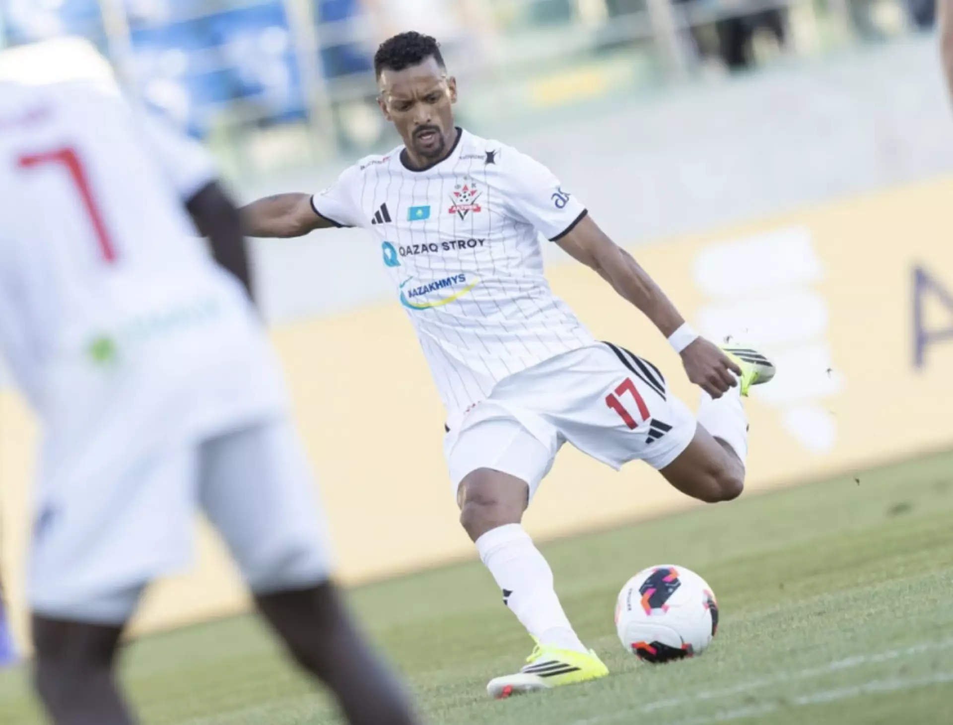 «Актобе» разгромно проиграл в дебютном матче Нани в старте