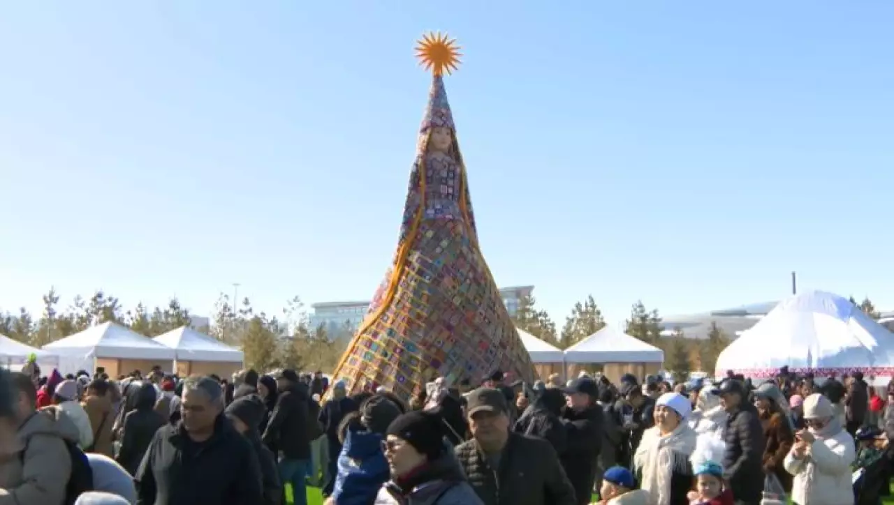Казахстанцы празднуют Наурыз мейрамы
