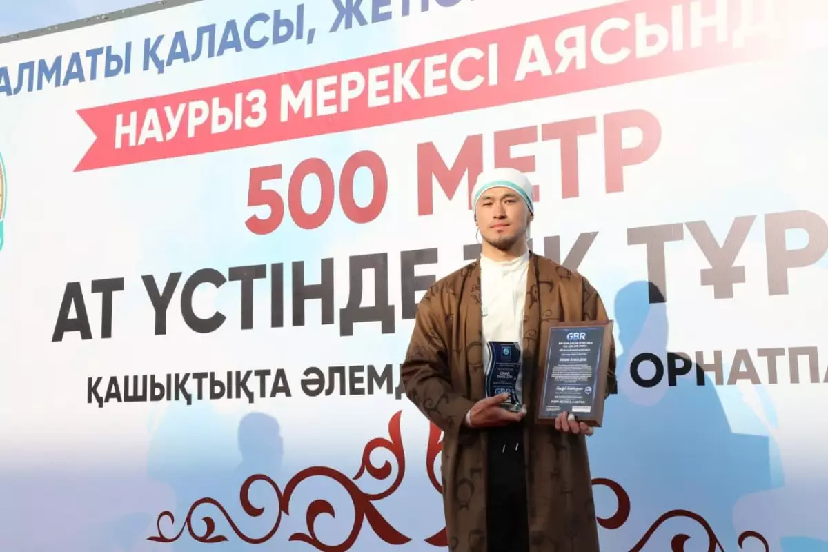 Алматы ипподромында сағатына 60 шақырым жылдамдықпен қолсыз трюк орындалды