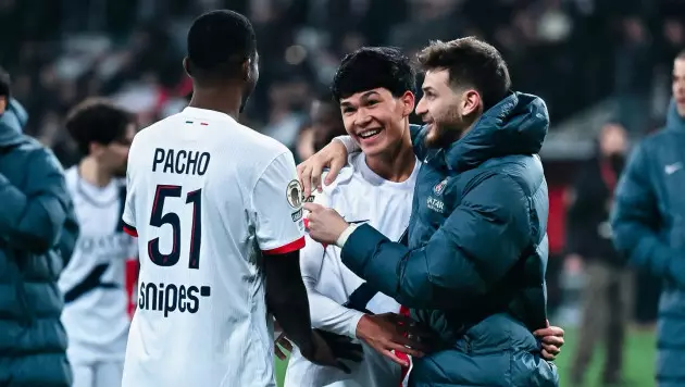 ПСЖ с разгромом вырвался в лидеры чемпионата Франции