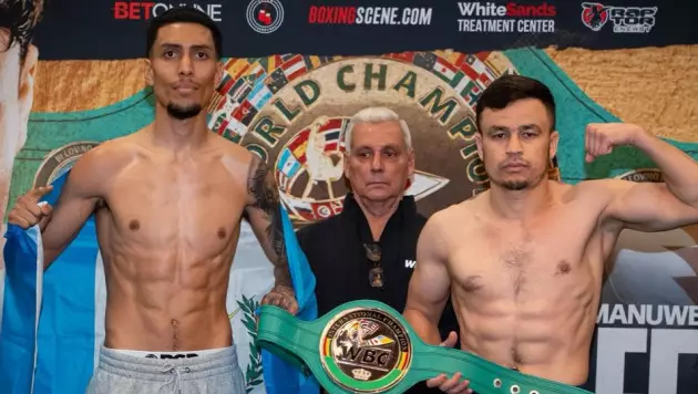 Узбекский боксёр проиграл нокаутом бой за пояс в США (видео)