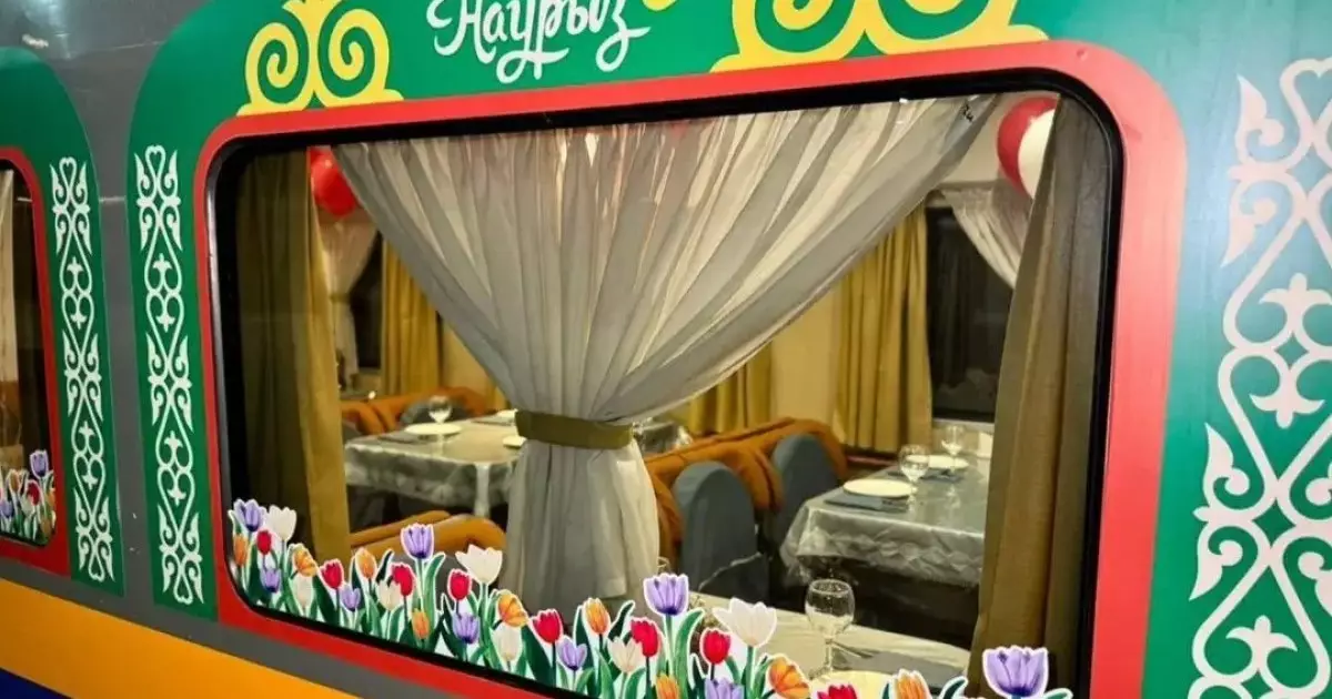  Ұлттық нақышта безендірілген пойыздар жолға шықты 