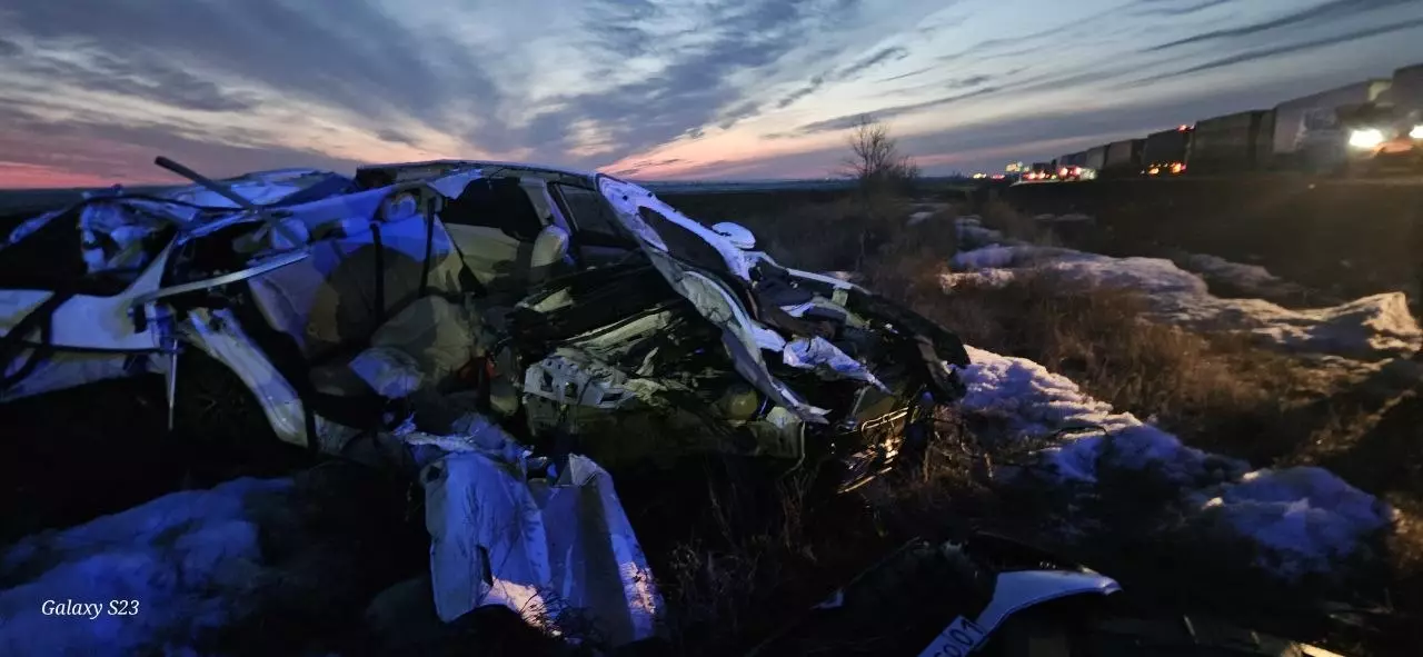 Двое жителей Казахстана погибли в ДТП под Акбулаком.