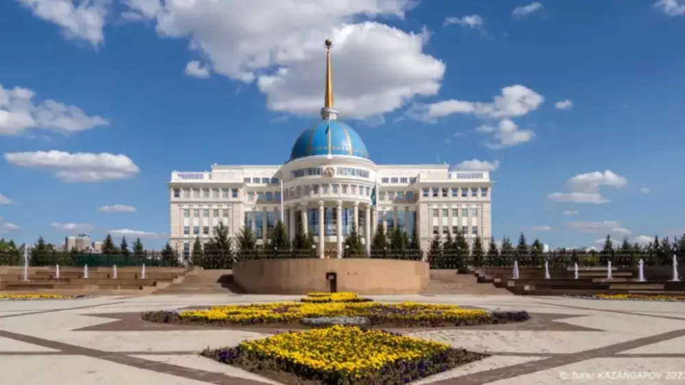 Токаев и президент Ирана обменялись телеграммами