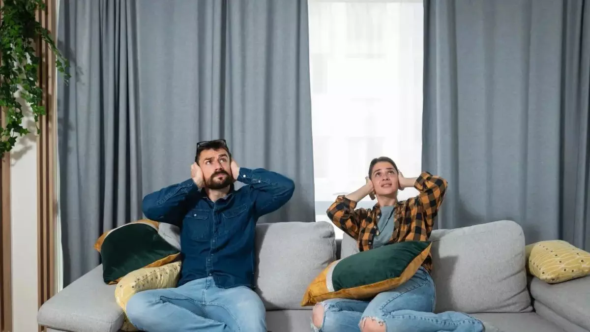 Көршіңіз шулап маза бермесе, не істеу керек: Қазақстандағы заң, айыппұл және нақты әрекет