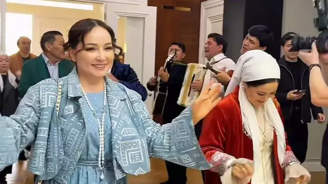 Жанболат пен Жазира әнші Кенжебекпен құдаласты