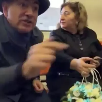 Никол Пашинян в ереванском метро поругался с пассажиркой, обвинившей его в сдаче Карабаха