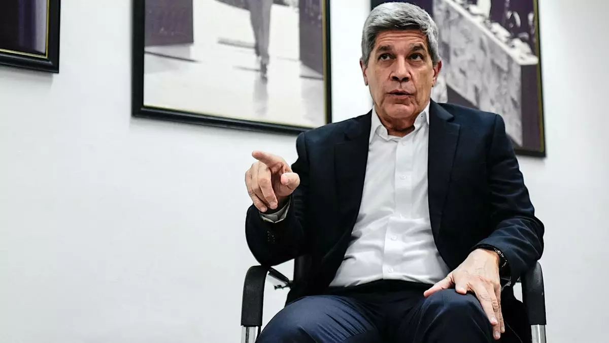 Карлос Фернандес де Коссио: Куба «готовится» к «возможности военной агрессии».