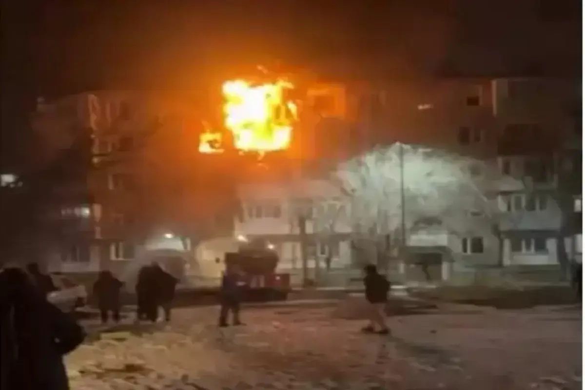 Пятеро полицейских и трое жителей пострадали при хлопке газа в Шахтинске