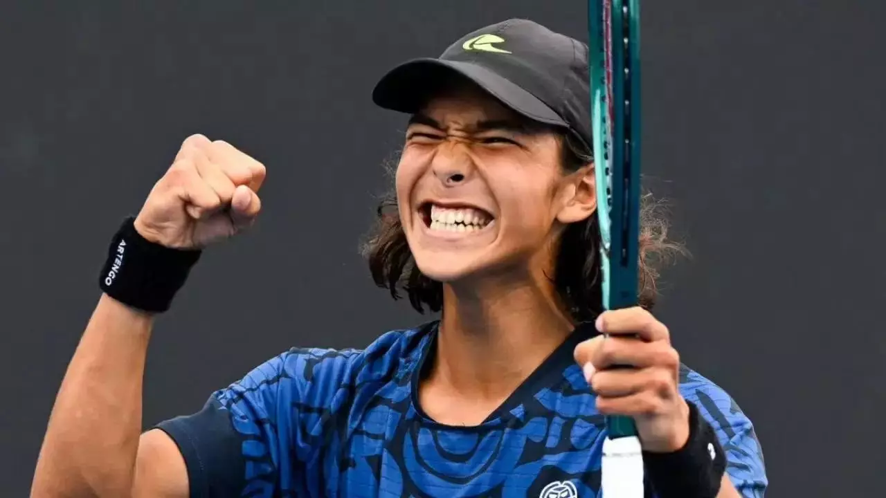 Тартысты финал: 18 жастағы Әмір Омарханов фаворитті жеңді