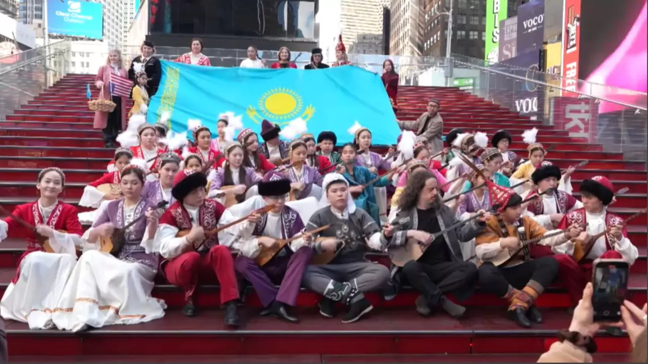 Әз-Наурыз Таймс-сквер алаңында тойланды