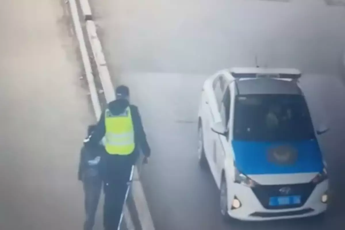 Почти 80 детей потерялись на празднике в Атырау