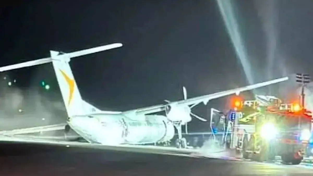 Самолет Air Canada столкнулся с техникой при посадке в Нью-Йорке