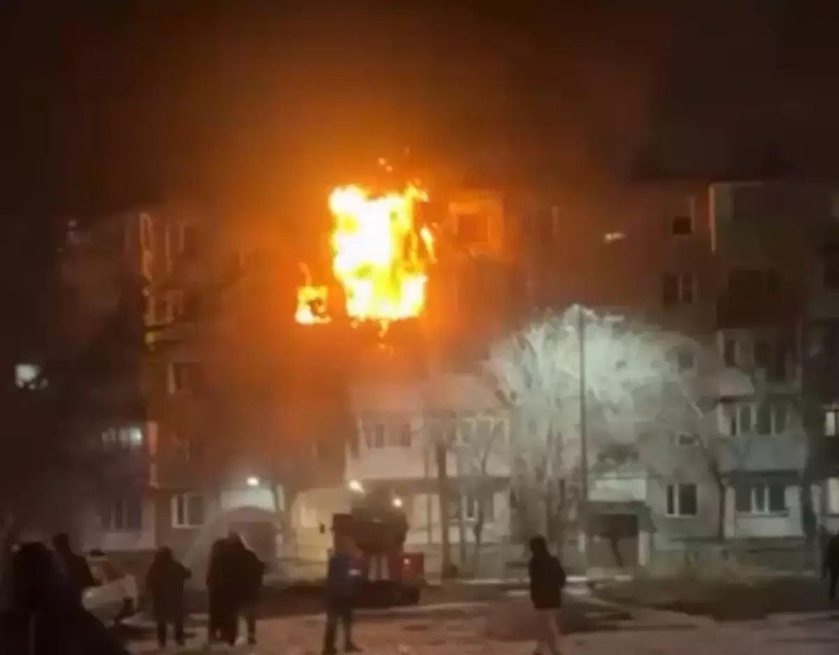 Во время чрезвычайного происшествия в Шахтинске пострадали пятеро полицейских (видео) - новости на Lada.kz 23.03.2026