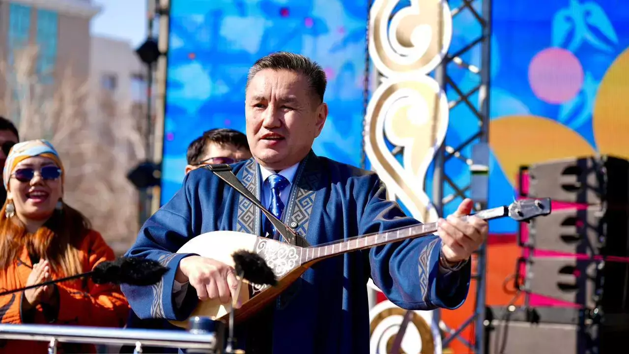 ШҚО-да 5 мыңнан астам домбырашы «Ақбұлақ» әнін орындап, әлемдік рекорд орнатты