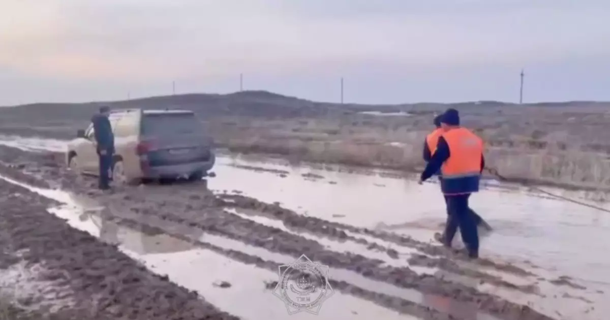  Қарағанды облысында балшыққа батып қалған 18 адам құтқарылды 