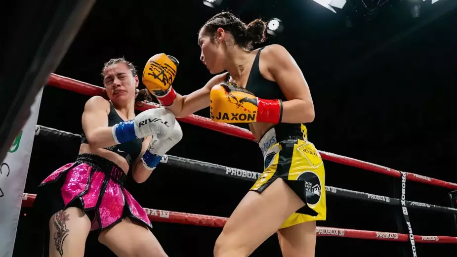 19-летняя боксерша оказалась в коме после боя в США