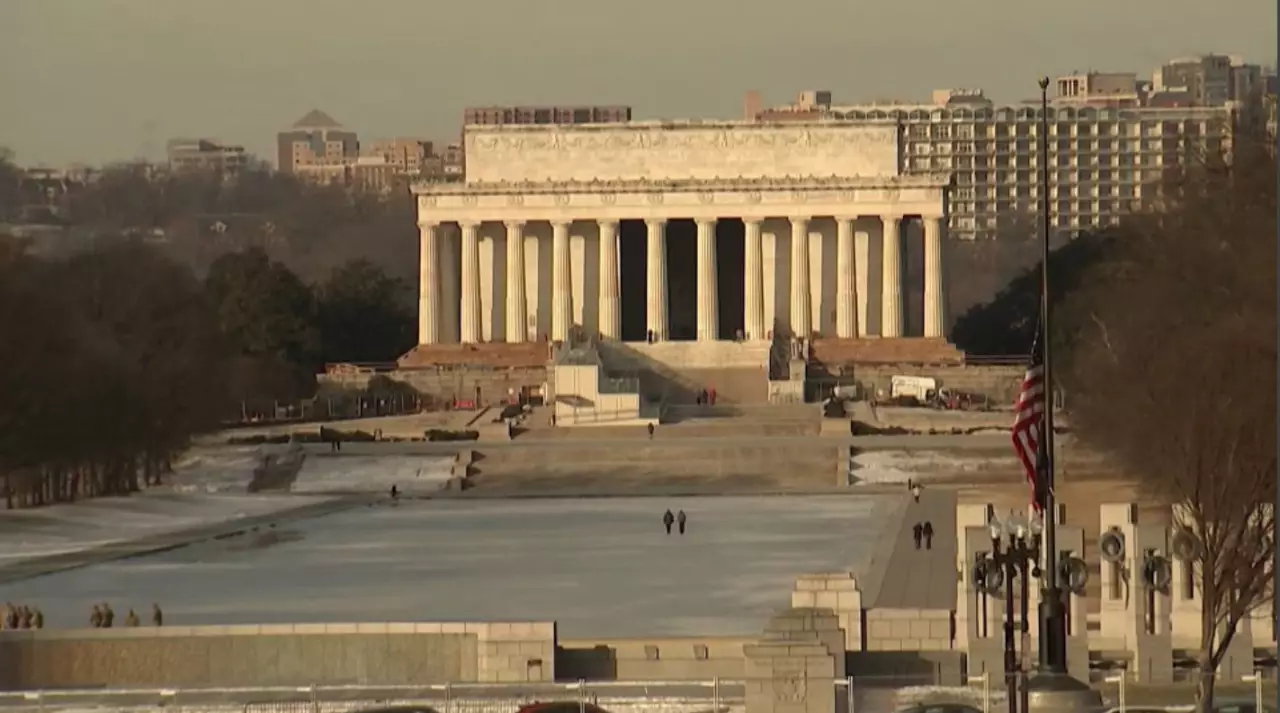 АҚШ сенаторы: Ирандағы соғыс аяқталуға тиіс