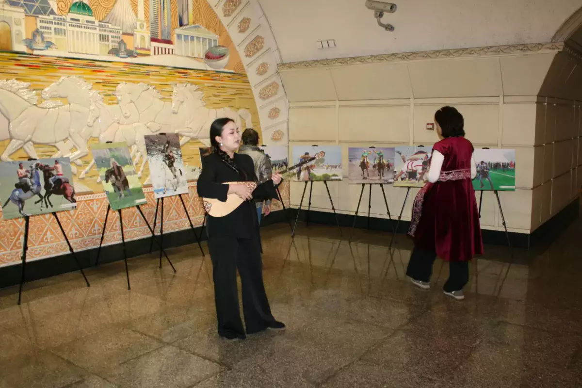 Алматы метрополитенінің бекеттерінде концерт пен фотокөрме өтіп жатыр