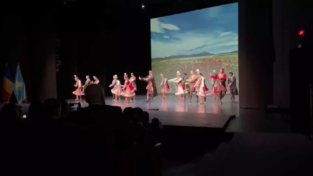 Қазақ өнерпаздары Румыния көрерменін тәнті етті   
