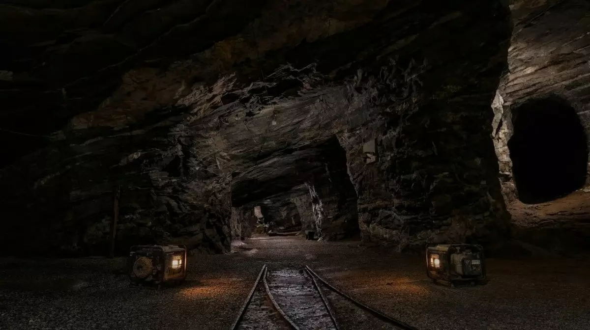 В шахте Бестобе в Акмолинской области погиб нелегальный старатель, двое ранены