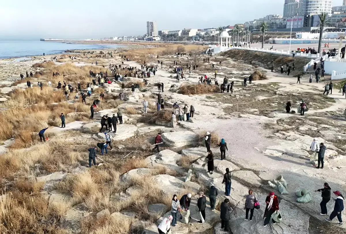 349 тонн мусора вывезли в Мангистау в ходе масштабного субботника - новости на Lada.kz 23.03.2026