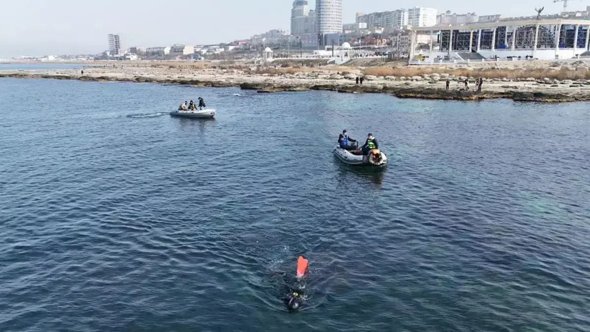 Водолазы в Актау очистили дно Каспийского моря на глубине 10 метров