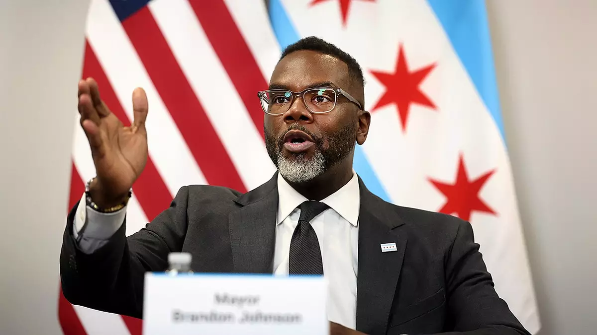 Критик обрушивается на "вращающуюся дверь" Чикаго после убийства студента Лойолы, вызвавшего возмущение.