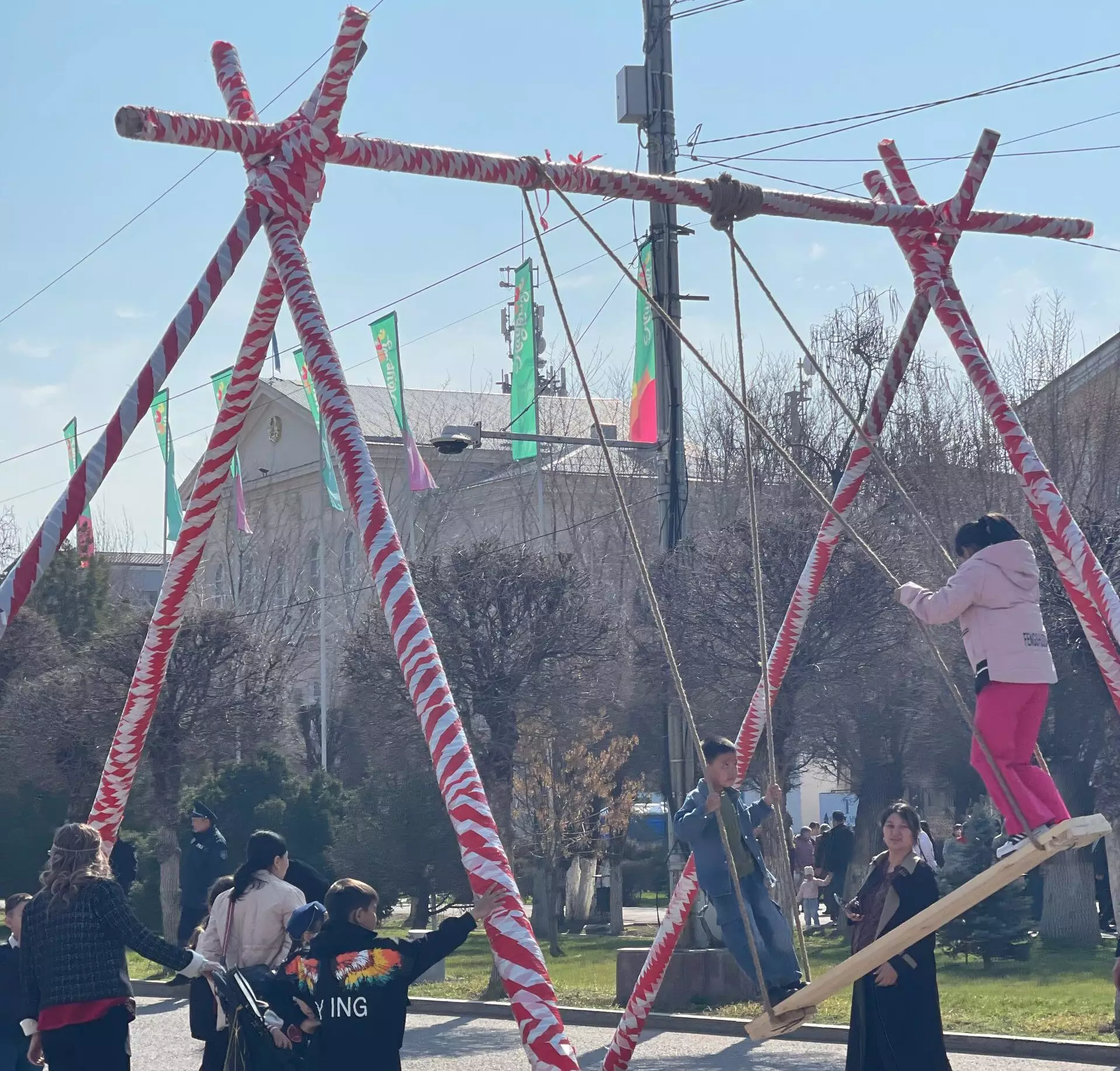 Как города южного Казахстана отпраздновали Наурыз