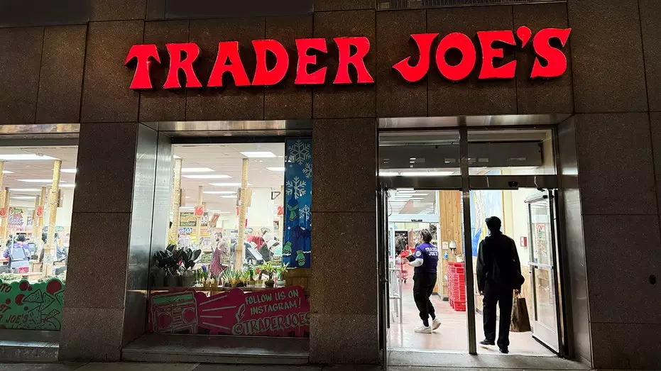 Почти 10 миллионов фунтов замороженного жареного риса, продававшегося в Trader Joe's, добавлены к отзыву по данным USDA.