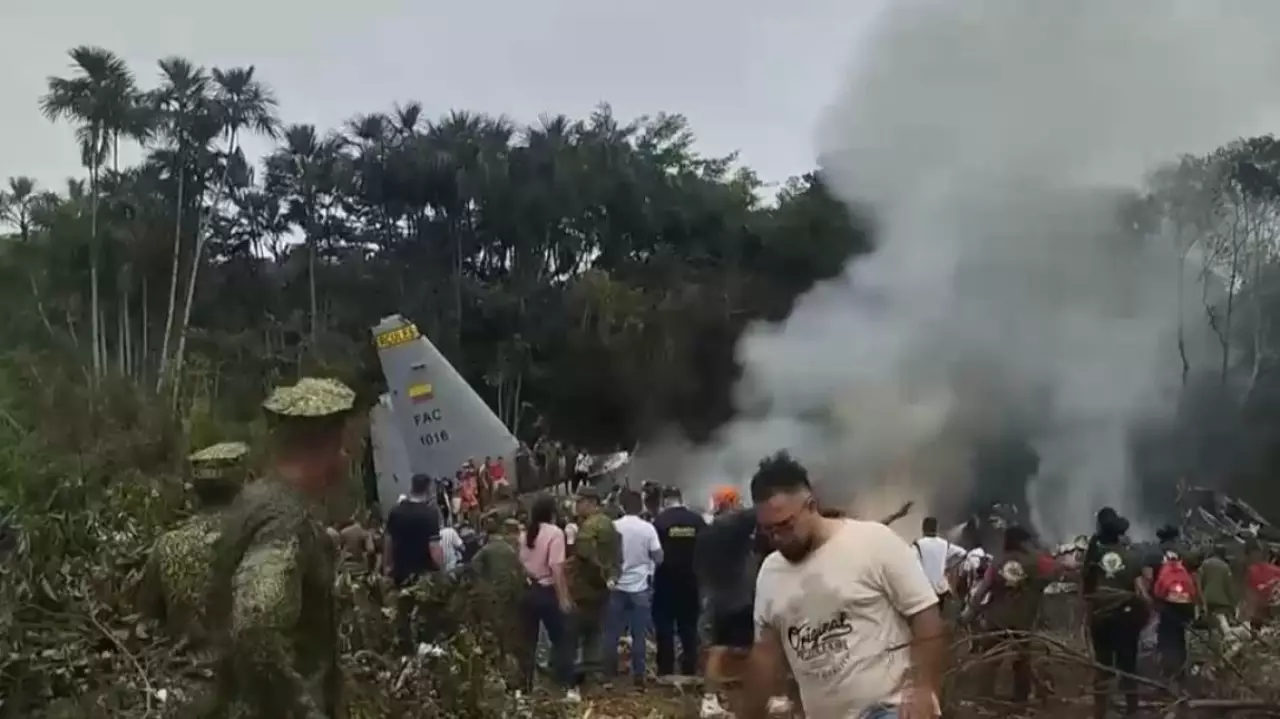 Военно-транспортный самолет разбился в Колумбии