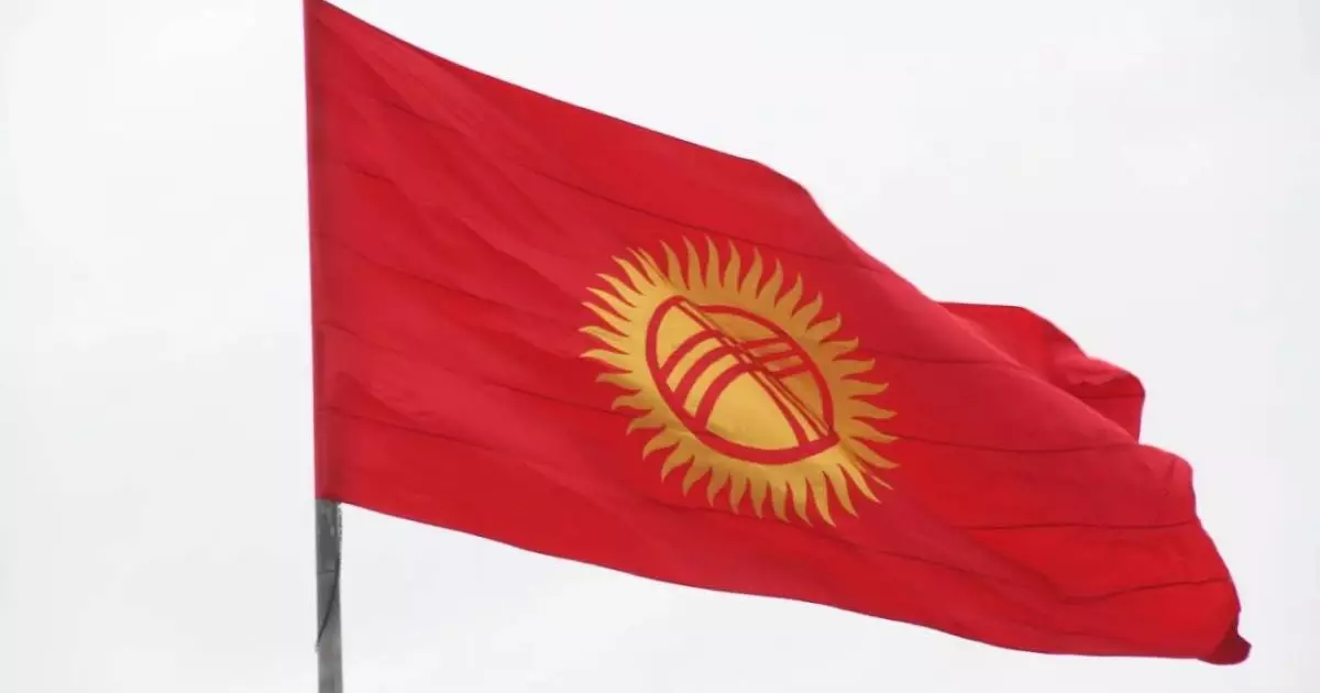  Қырғызстан ІІМ басшысына темекі шеккені үшін айыппұл салынды 