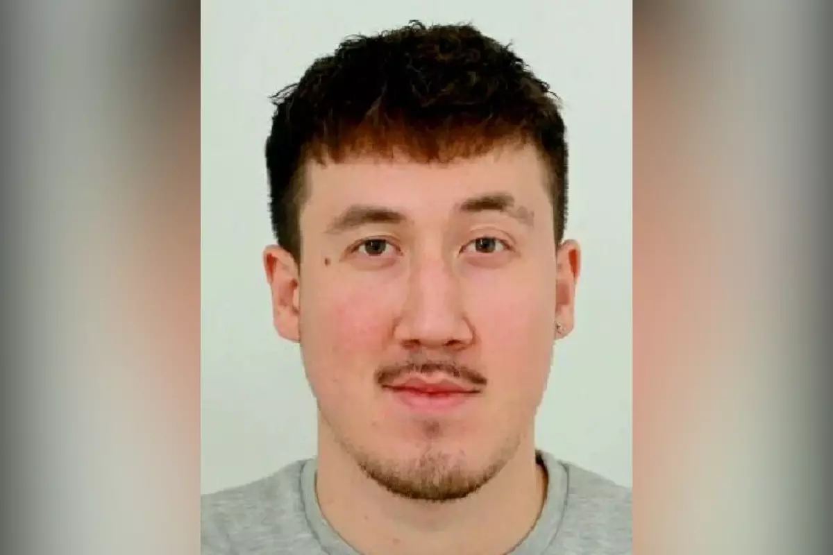 Известного блогера из Казахстана объявили в розыск